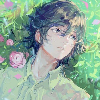 老人烧杨絮险些点着全村